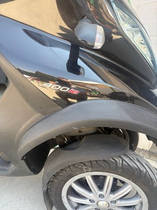 Piaggio MP3 400cc Scooter Negro