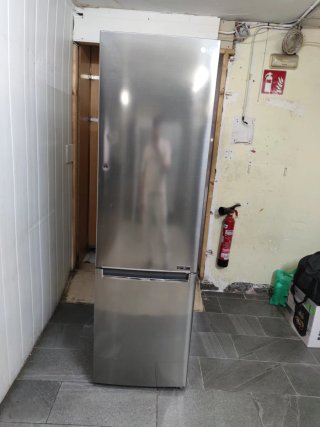 Nevera LG Inox clase D 203x60cm con garantía
