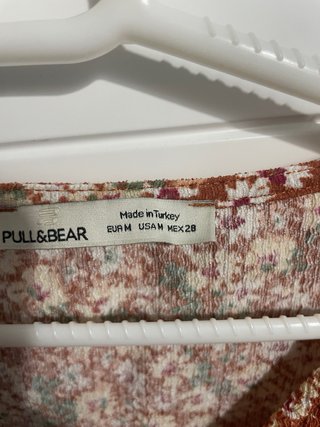 Top floral Pull&Bear manga abullonada