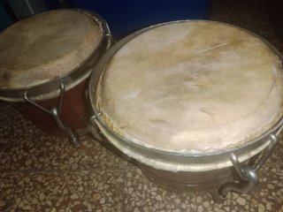 Timbales de madera y piel
