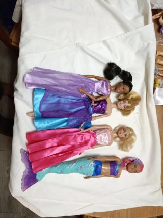 Lote 4 Barbies Vestidos Princesa y Sirena