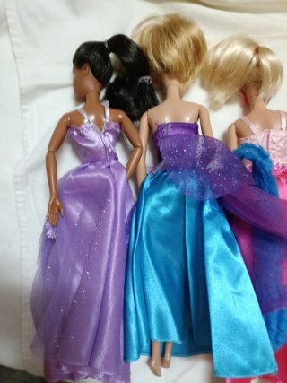 Lote 4 Barbies Vestidos Princesa y Sirena