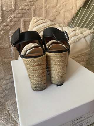 Sandalias Bimba y Lola Talla 36 Beige/Negro