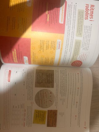 A punt 5, C1 Curs de català : llibre de l'alumne