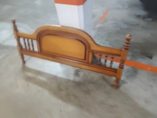 Cama de madera 135