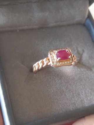 Anillo con Rubí Natural