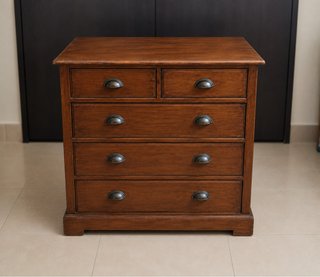 Cómoda de madera maciza