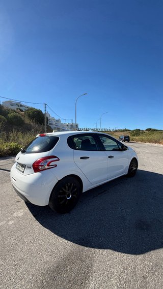 Peugeot 208 2013