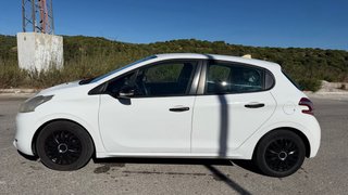 Peugeot 208 2013