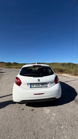 Peugeot 208 2013
