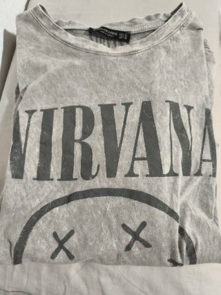 Camiseta Nirvana Gris