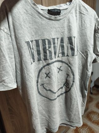 Camiseta Nirvana Gris