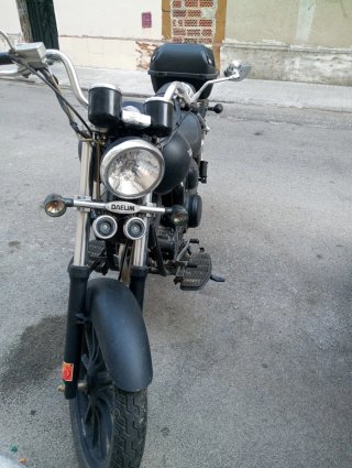 Moto Daelim Star 125 Cruiser Negra o canvio coche