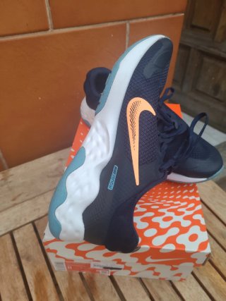 Tenis Nike Azul y Naranja Talla 41