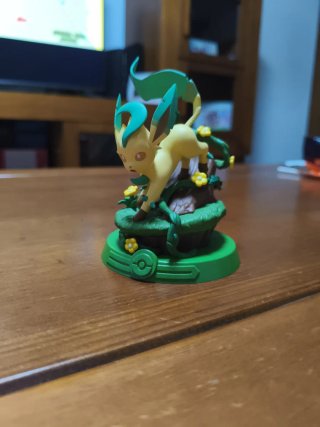 Figura Pokémon Leafeon Evolución Eevee