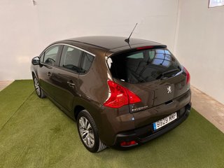 Peugeot 3008 2011