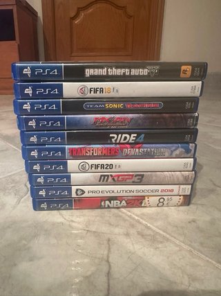 Ps4 Pro con 2 mandos + juegos ps4
