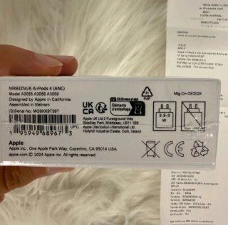 Apple AirPods 4 ANC Blancos