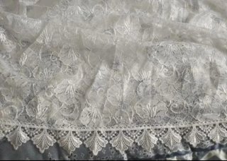 EDREDÓN CORTINAS LÁMPARAS MESILLAS