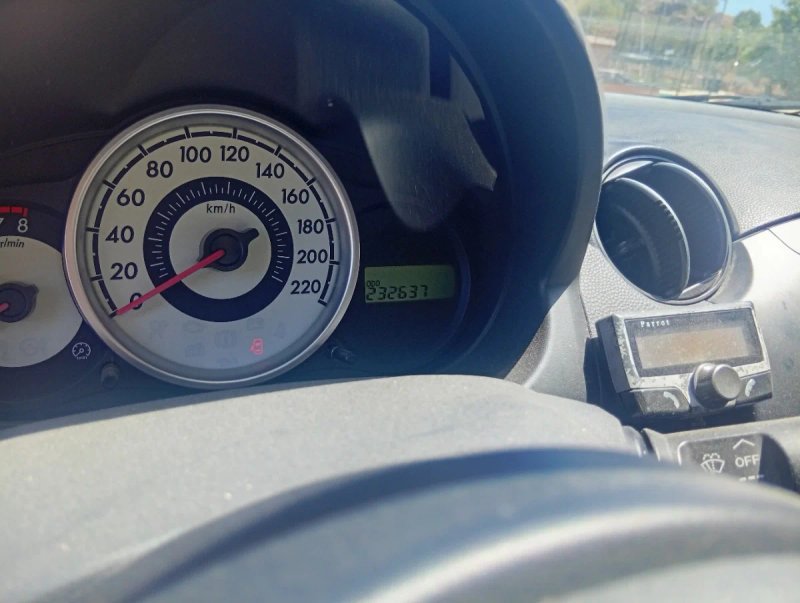 Mazda 2 2010 - foto 1