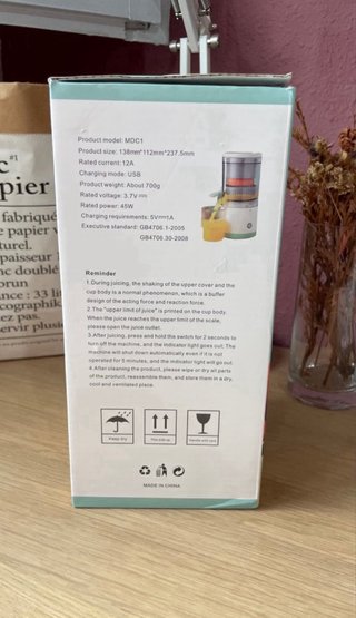 Exprimidor Eléctrico Portátil