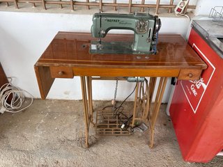 Máquina de coser Gefrey Transforma