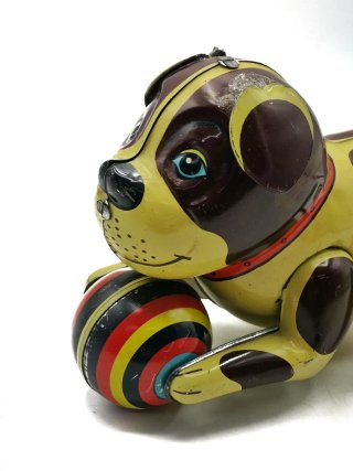 Perro Juguete Hojalata Push and Go Dog, Años 70