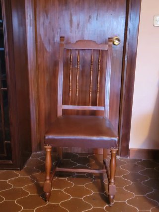 Lote 4 Sillas Clásicas Madera