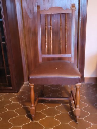 Lote 4 Sillas Clásicas Madera