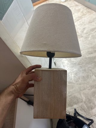 Lámpara de mesa madera y tela