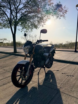 Keeway RKV RKS 125 Naked Moto