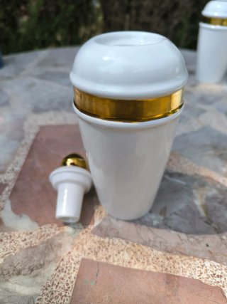 Elegant set di trucco in porcellana bianco e oro