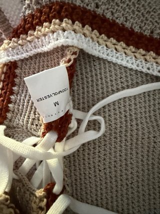 Top de crochet multicolor con lazadas – Talla M
