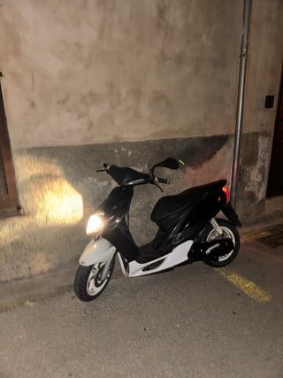 Yamaha Jog RR negra