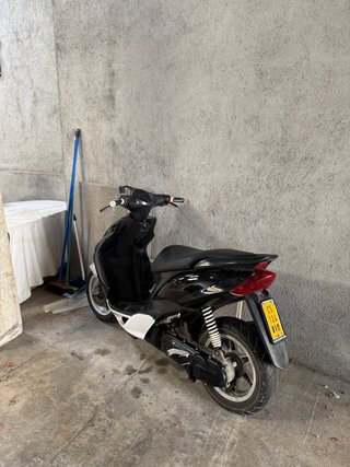 Yamaha Jog RR negra
