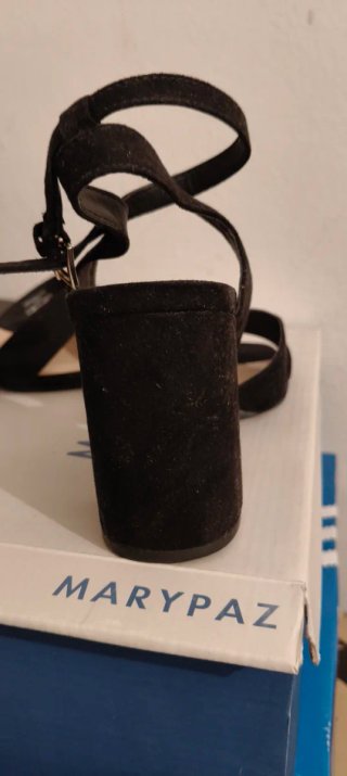 Sandalias Stradivarius ante negras