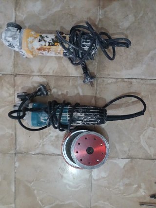 Amoladora angular y disco radial