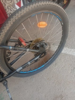 Bicicleta de montaña negra