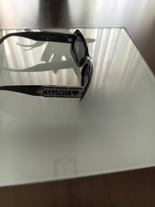 Gafas de sol negras y grises