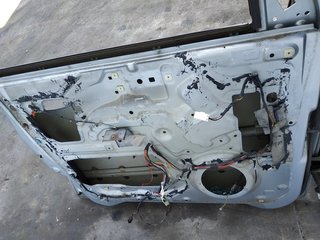 PUERTA DELANTERA IZQUIERDA KIA CARNIVAL 2.9 Turbo