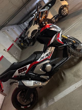Honda X-ADV 750 Adventure Negra/Roja
