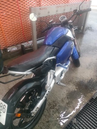 Moto Eléctrica Super Soco 125cc Azul/Blanca