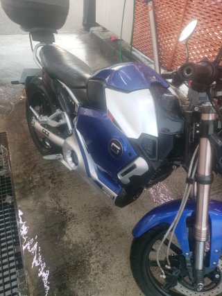 Moto Eléctrica Super Soco 125cc Azul/Blanca
