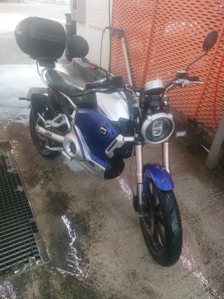 Moto Eléctrica Super Soco 125cc Azul/Blanca
