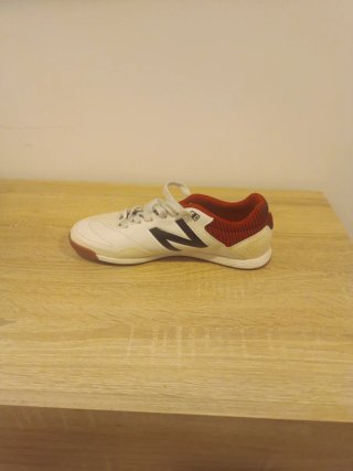 Zapatillas New Balance Blancas y Rojas