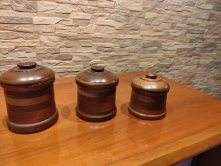 Vasijas antiguas de madera teka