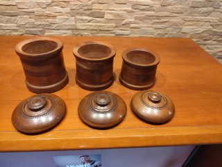 Vasijas antiguas de madera teka