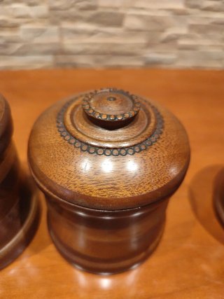 Vasijas antiguas de madera teka