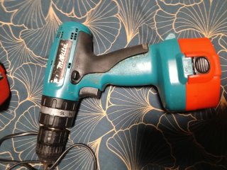 Taladro Makita 14.4V + 2 Bat.yCargador NO FUNCIONA