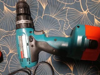 Taladro Makita 14.4V + 2 Bat.yCargador NO FUNCIONA